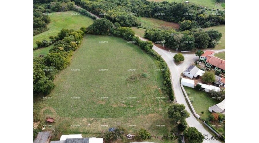 Prodaje se građevinsko zemljište površine 3785 m2 - 3