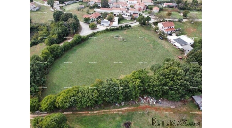 Prodaje se građevinsko zemljište površine 3785 m2 - 5