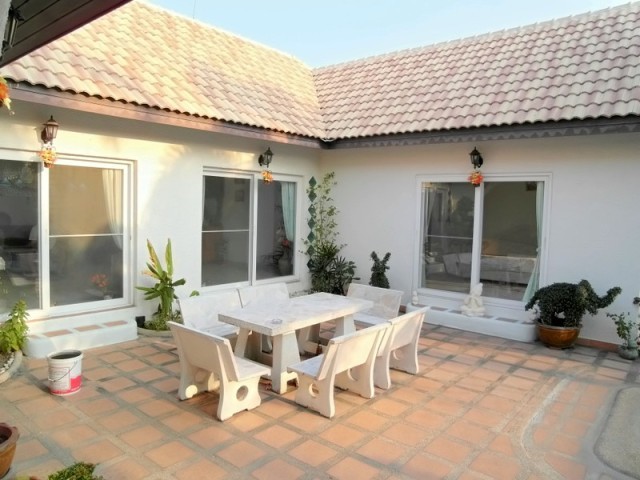 3 bedroom pool villa in quiet village..