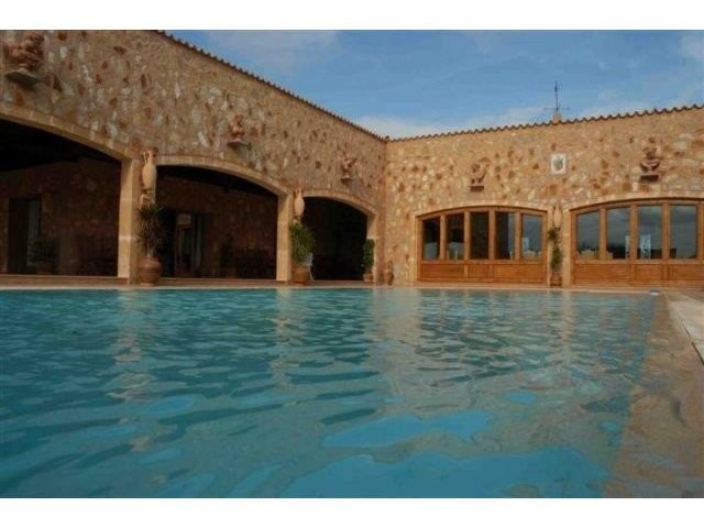 Exclusive country house with guest house