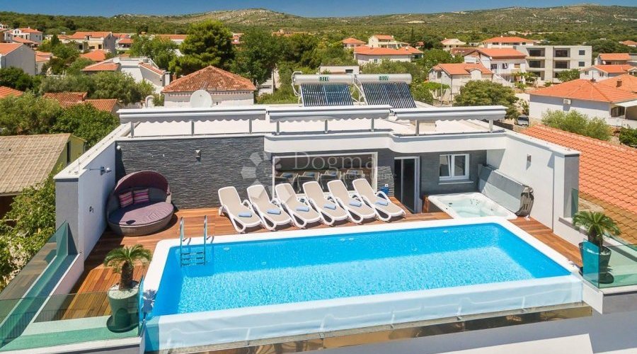 VILLA SA BAZENOM U ROGOZNICI, PRILIKA! - 5