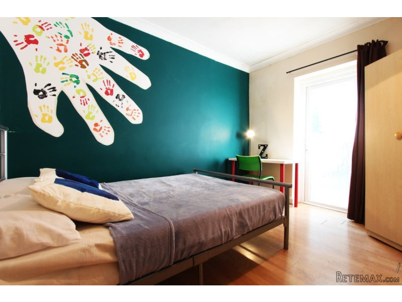 Single with double bed near Elephant &..