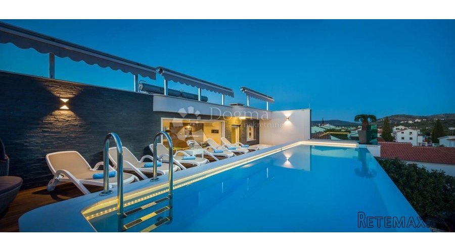 VILLA SA BAZENOM U ROGOZNICI, PRILIKA! - 8