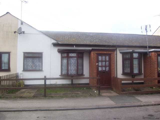 1 bedroom bungalow in QUEENBOROUGH
