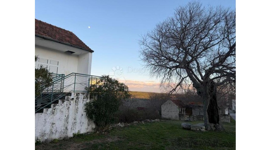Prilika! Samostojeća kuća s dvorištem – Sonković kod Skradin - 2