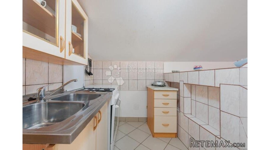CESARICA KUĆA SA 3 APP I GARAŽA