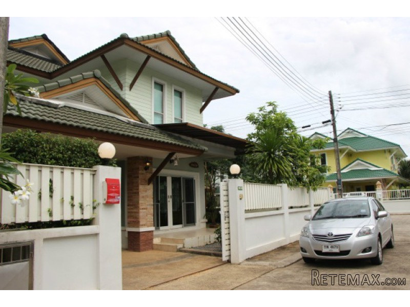 Detached 3 Bedroom House in Central..