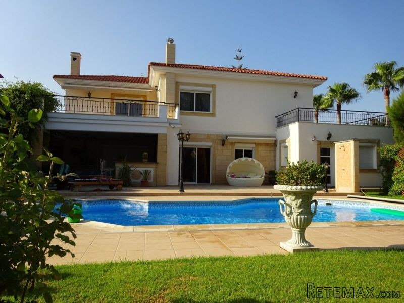 6 Bedroom Luxury Villa in Potamos..
