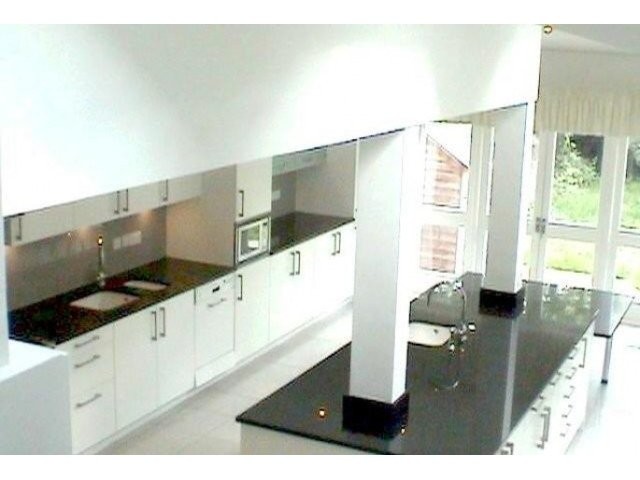 4 Bed House To Let in London - 2