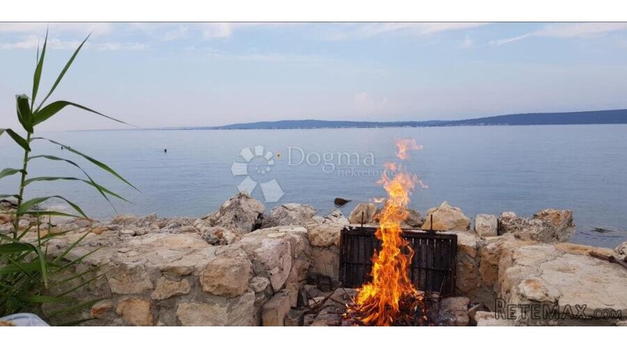 Otok Pašman, kuća sa 2 odvojena apartmana, 1.red do mora
