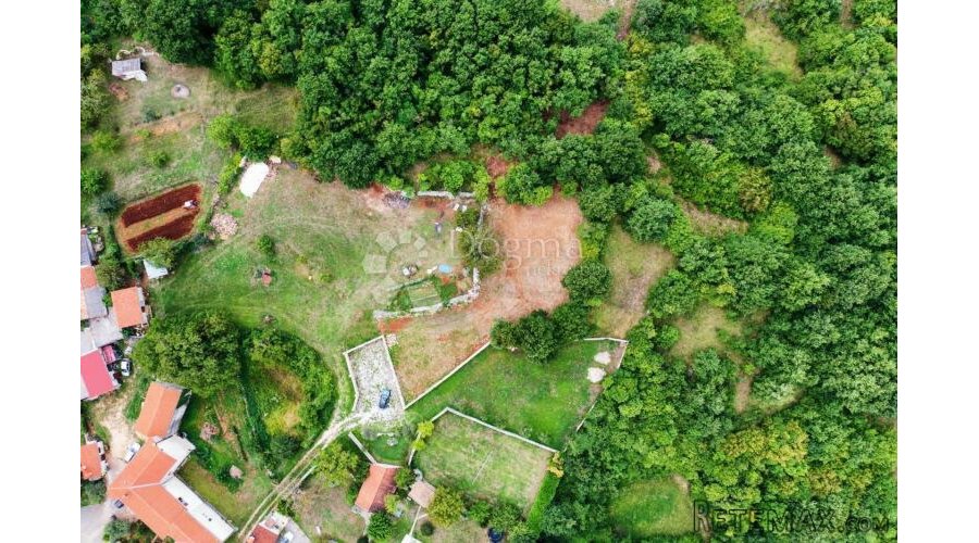 Građevinski teren okružen prirodom - 2