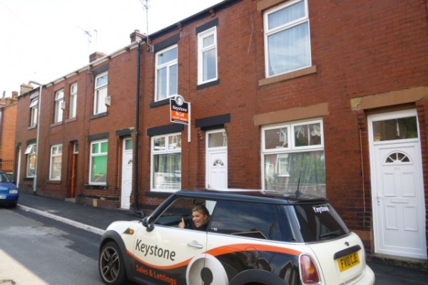 *** Spacious 3 Bed Fully Modernized.. - 2