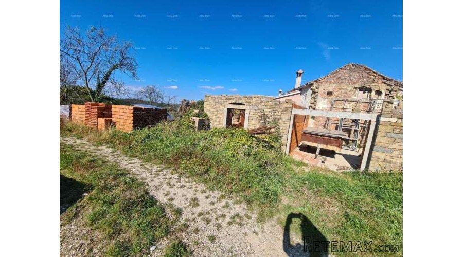 Kamena kuća s okućnicom i započetom renovacijom – okolica Pa.. - 3