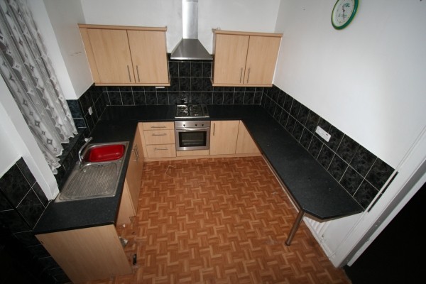 *** 2 Bed Terraced Property With Fitted.. - 2