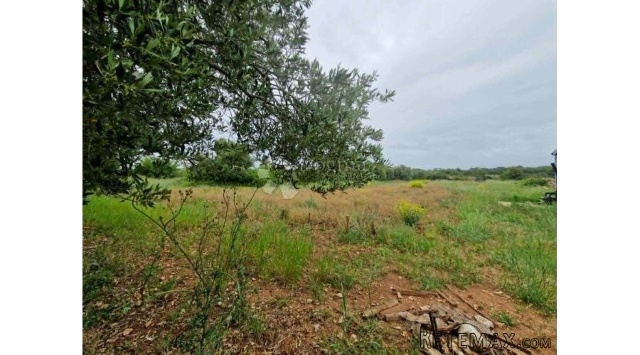 BIOGRAD/TURANJ - GRAĐEVINSKO ZEMLJIŠTE 630 M2 - 2