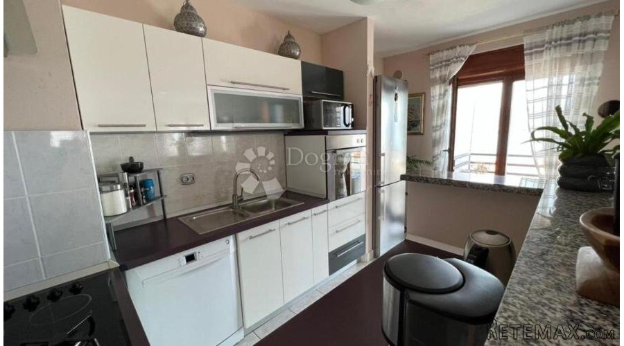 Predivan stan 86m² uz more - 3