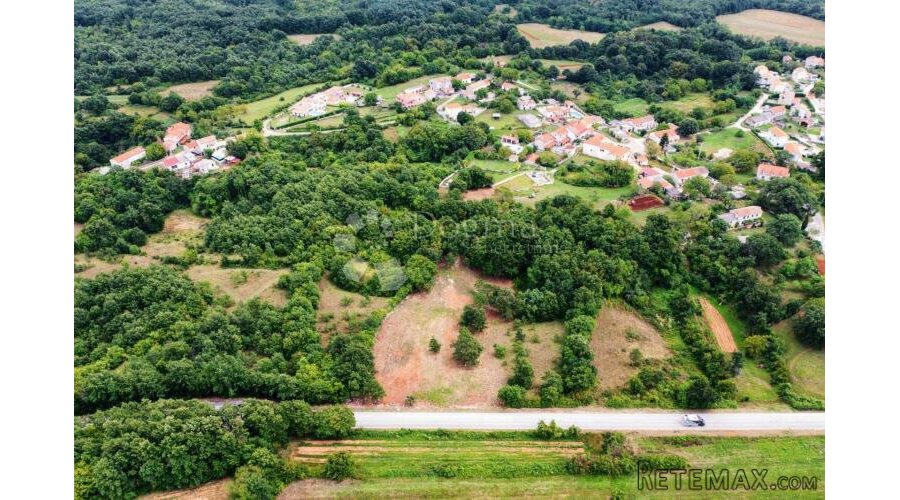 Prostrano građevinsko zemljište- Prilika! - 8