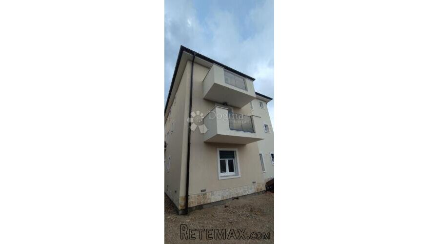 MALINSKA - DVA APARTMANA S OKUĆNICOM - 3