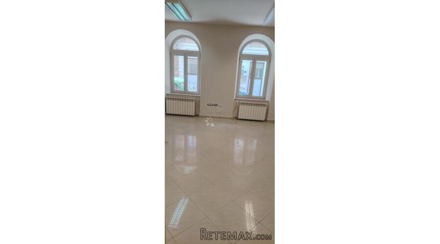 Poslovni prostor za najam u centru grada - 2