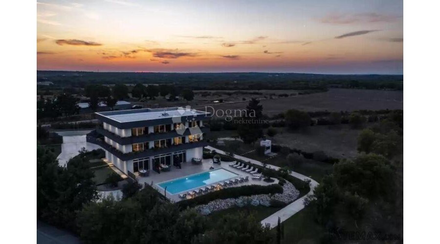 Moderna villa sa bazenom- Žerava - 2