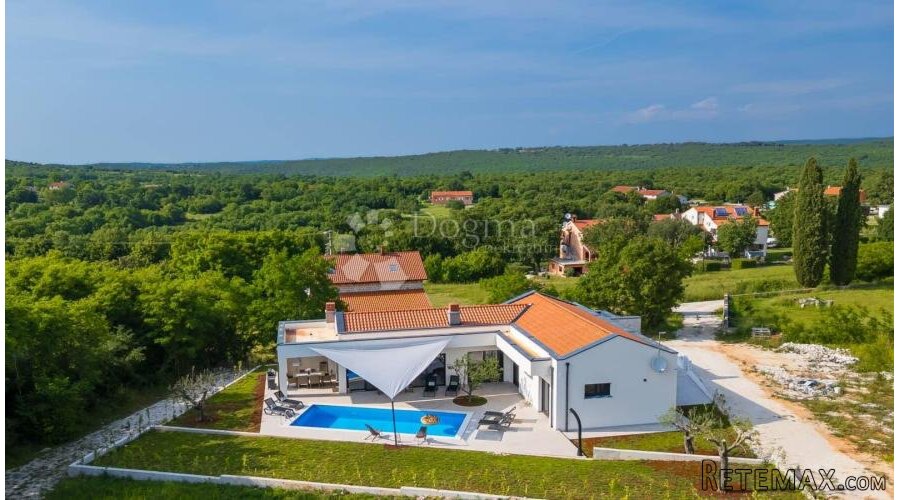 NOVA KUĆA S BAZENOM, POTPUNA PRIVATNOST - BLIZU ROVINJA