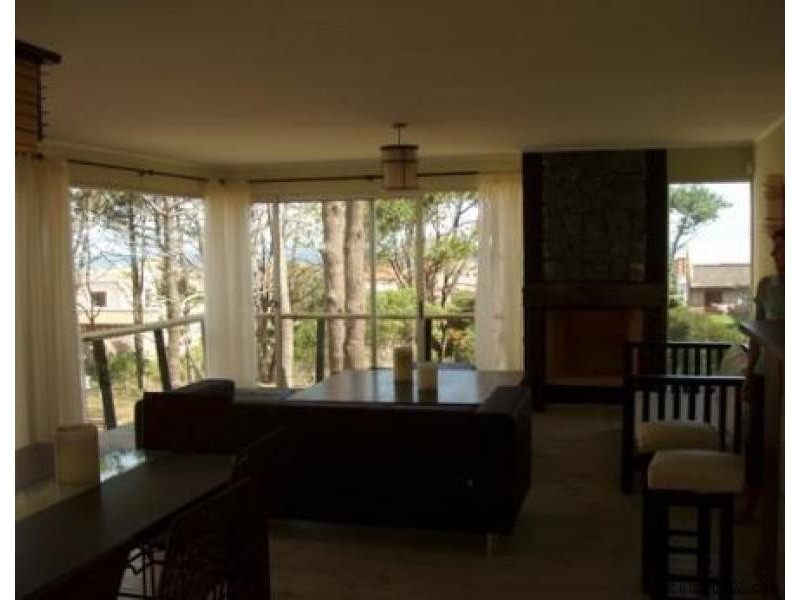 5 Bedroom House - For Rent - Montoya - 2