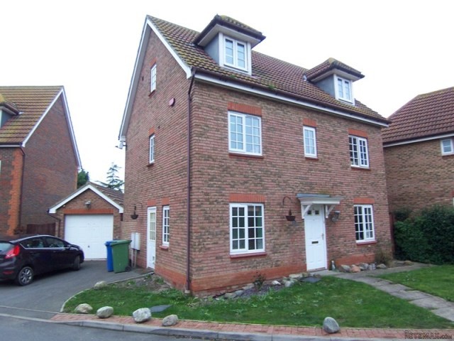 5 bedroom house in Minster On Sea..