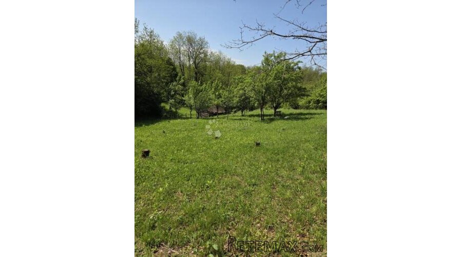 Hrebinec zemljište sa građevinskom dozvolom za vinogradarsku
