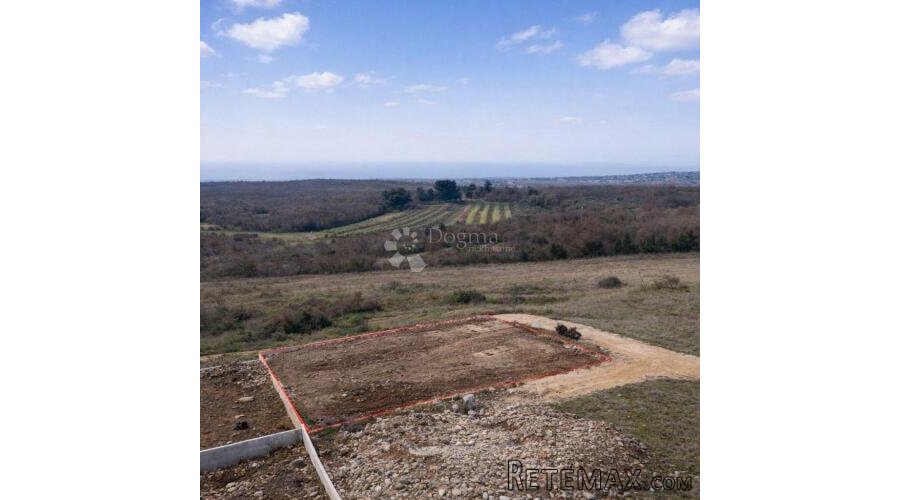 Višnjan, atraktivno zemljište s panoramskim pogledom na more