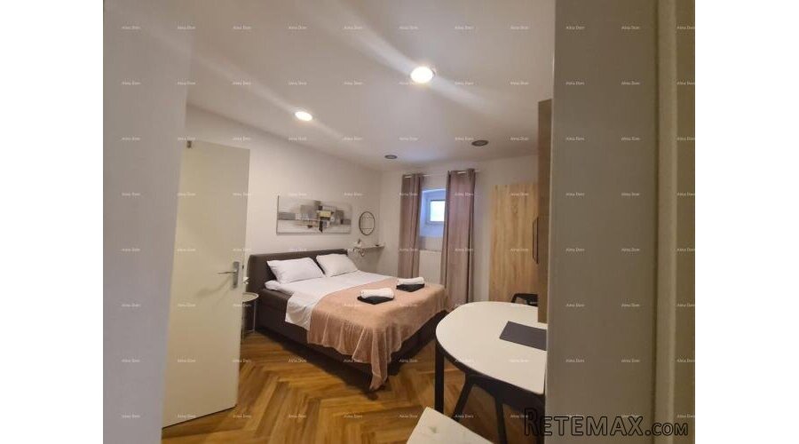 PRODAJA STANA S DVA APARTMANA – PULA - 4
