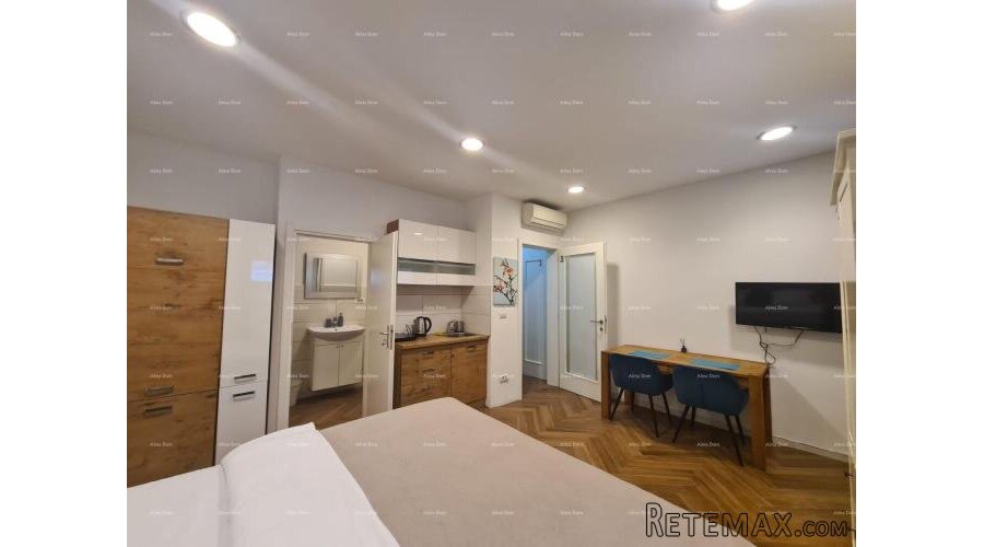 PRODAJA STANA S DVA APARTMANA – PULA - 5