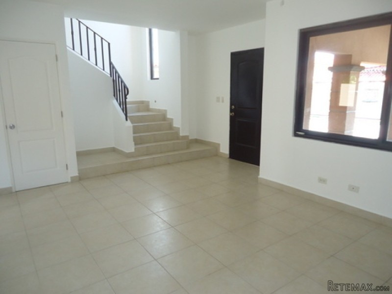 House For Rent In VersallesCasa Para.. - 2