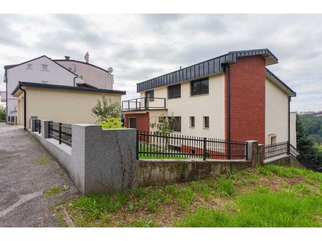 7 bedroom Villa For Sale: Zagreb..