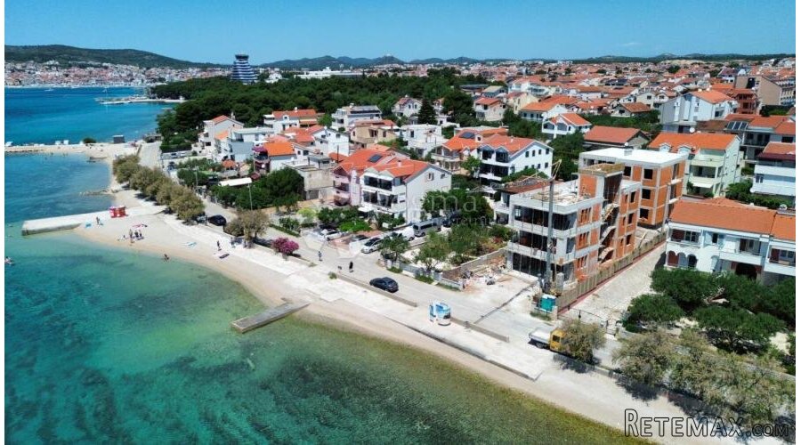 VODICE/SRIMA- 30M OD MORA S PREDIVNIM POGLEDOM - 2