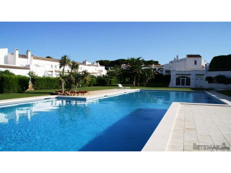 /123 Terraced house with beautiful..