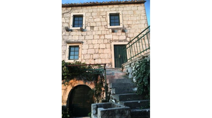 PODGORA - Autentična kamena kuća 157m + vrt - 2