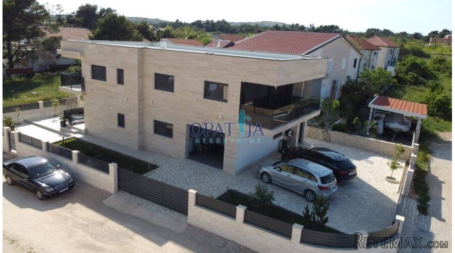 Vir, 40m do mora, 3 stana, garaža + podrum - 5