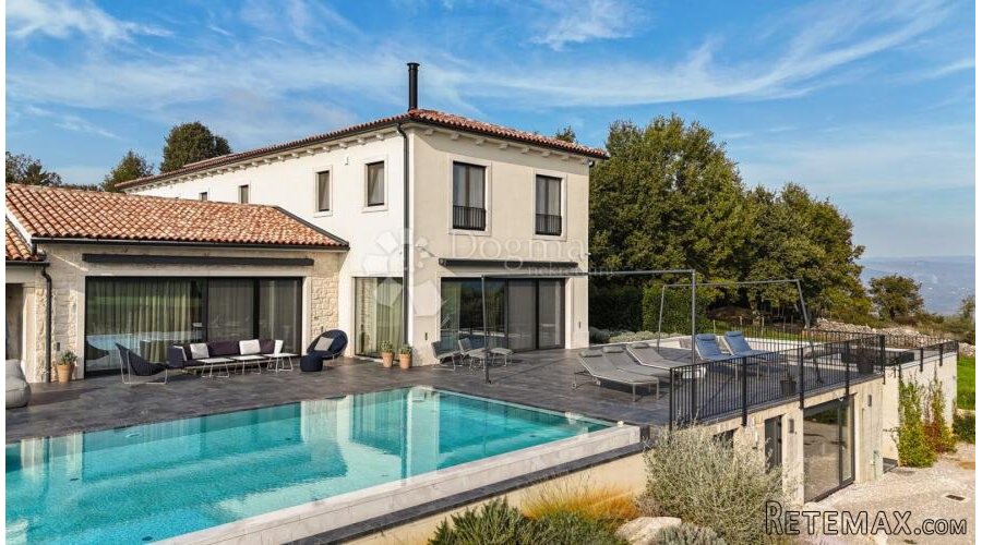 MOTOVUN - Dizajnerska vila sa teniskim terenom i pogledom na