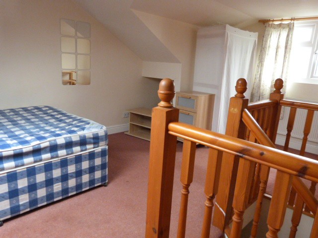 *4 Bed Students £75 PPPW 2015-16* near.. - 2