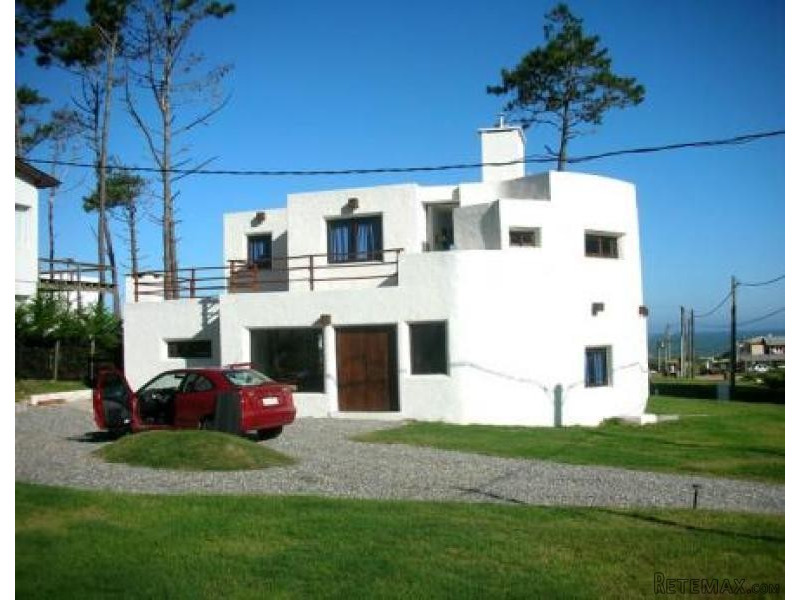 4 Bedroom House - For Rent -.. - 2