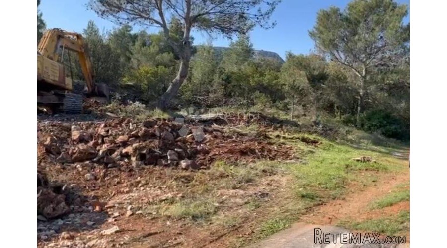 Zemljište u srcu otoka Hvara