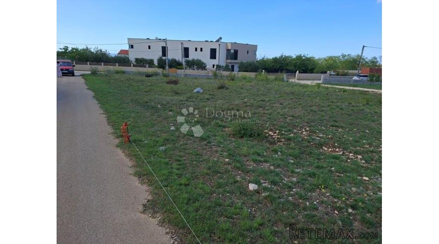 GRAĐEVINSKO ZEMLJIŠTE VRSI 709 M2 - 2