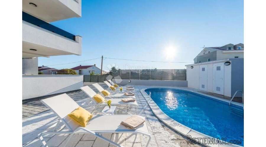 INVESTICIJSKA PRILIKA !! 6 APARTMANA 4★ s bazenom