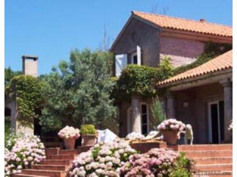 4 Bedroom House - For Rent - Rinc. Del.. - 2