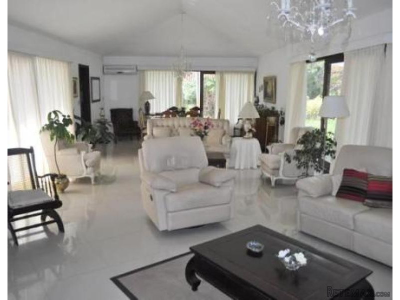 5 Bedroom House - For Rent - Mansa - 2