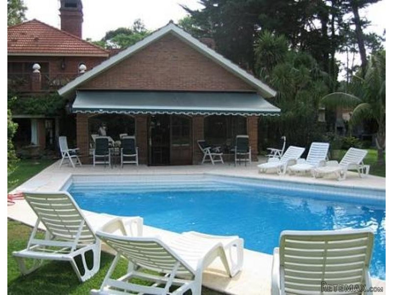5 Bedroom House - For Rent - Beverly..