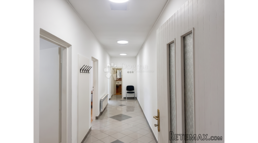 NAJAM CENTAR Atraktivan poslovni prostor u centru 73 m²