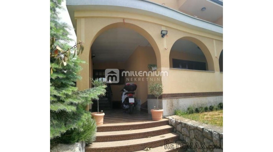Marinići, kvalitetna kuća s okućnicom - 4