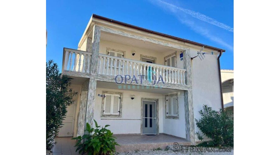 Vir, kuća s 2 apartmana 500m od mora