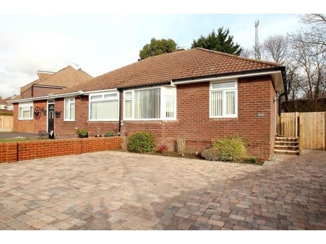 Unfurnished 2 bedroom Property For..